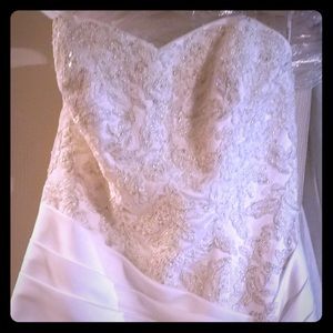 David’s bridal ivory wedding dress